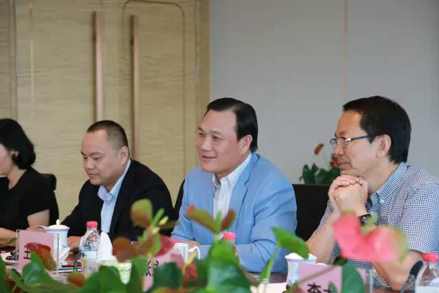 湖北省仙桃市委书记胡玖明一行在波顿集团参观考察